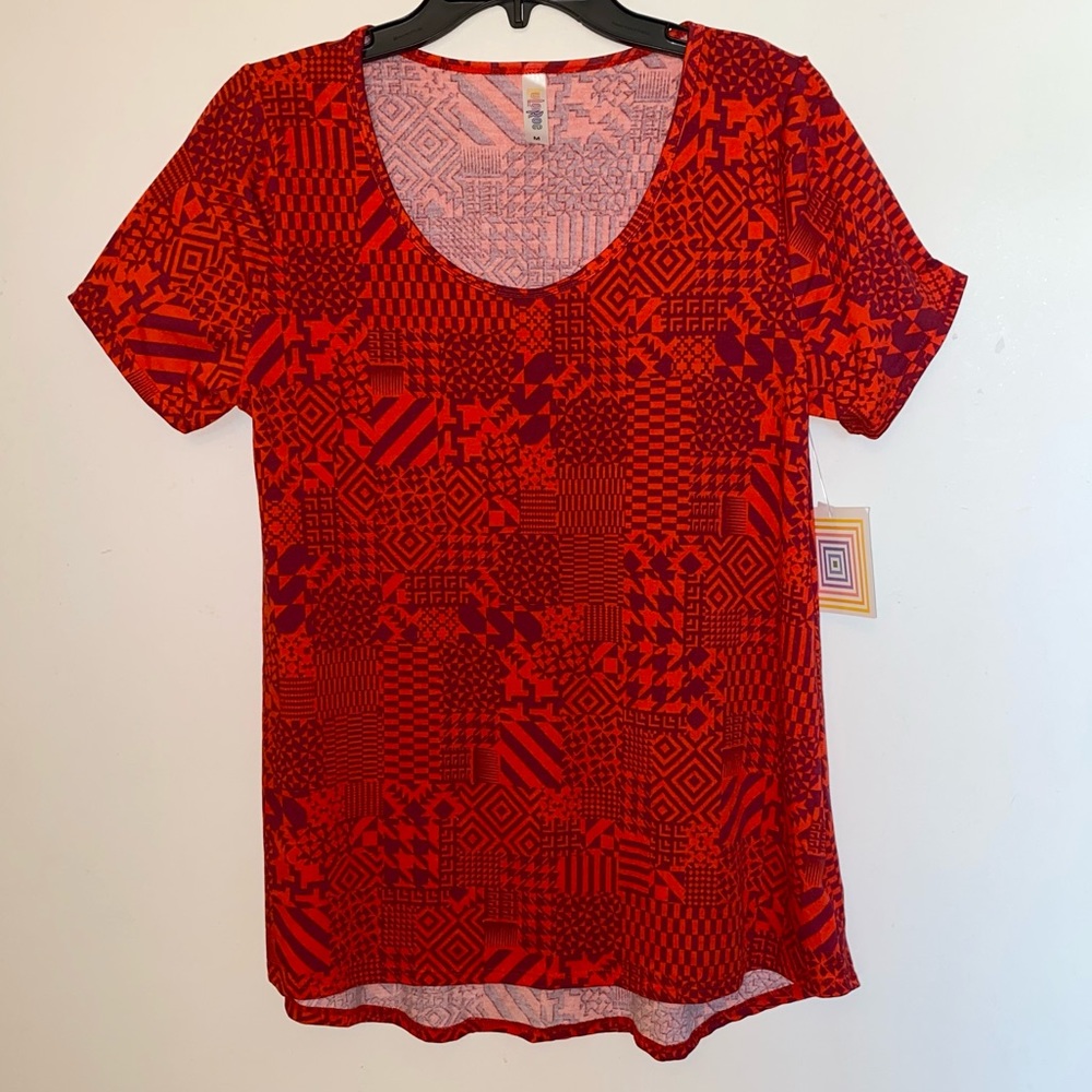 Lularoe Classic T Size: Medium High Low Short Sleeve T-Shirt (NEW WITH TAGS)